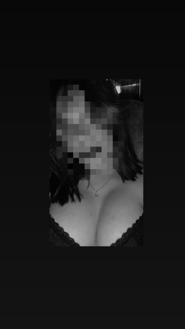 SARA Y VIOLETA EN SEVILLA, DELICADAS Y CARIÑOSAS