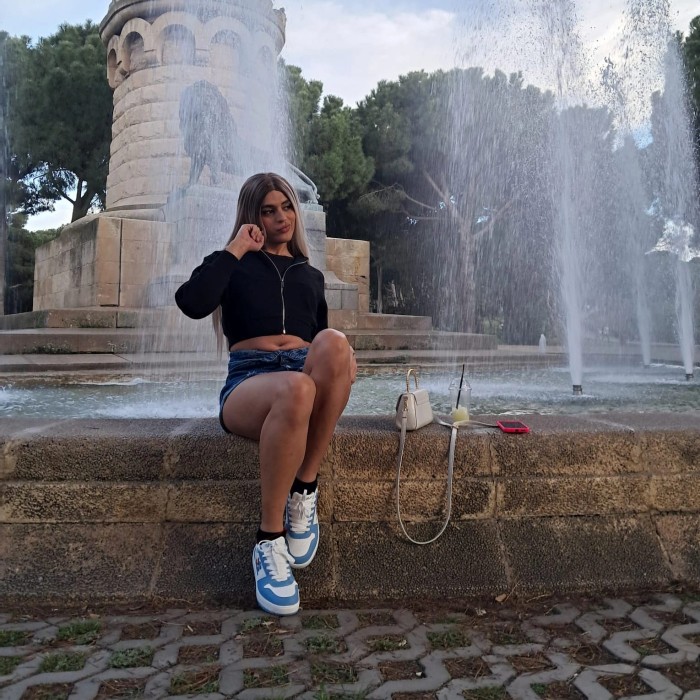 Kylie colombiana tragona y lechera morbosa y fiest