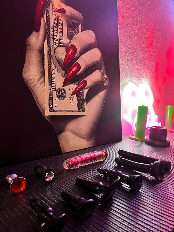 SENSUAL DOMINATION