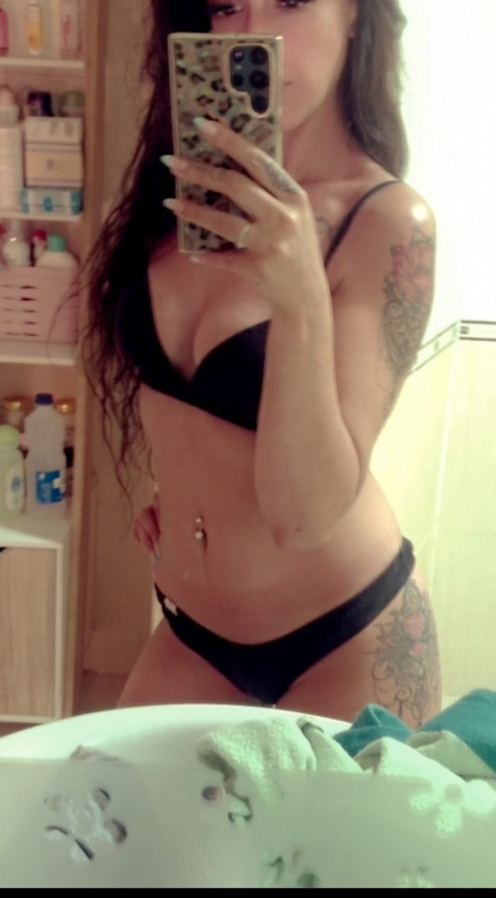 SARA VALENCIANA