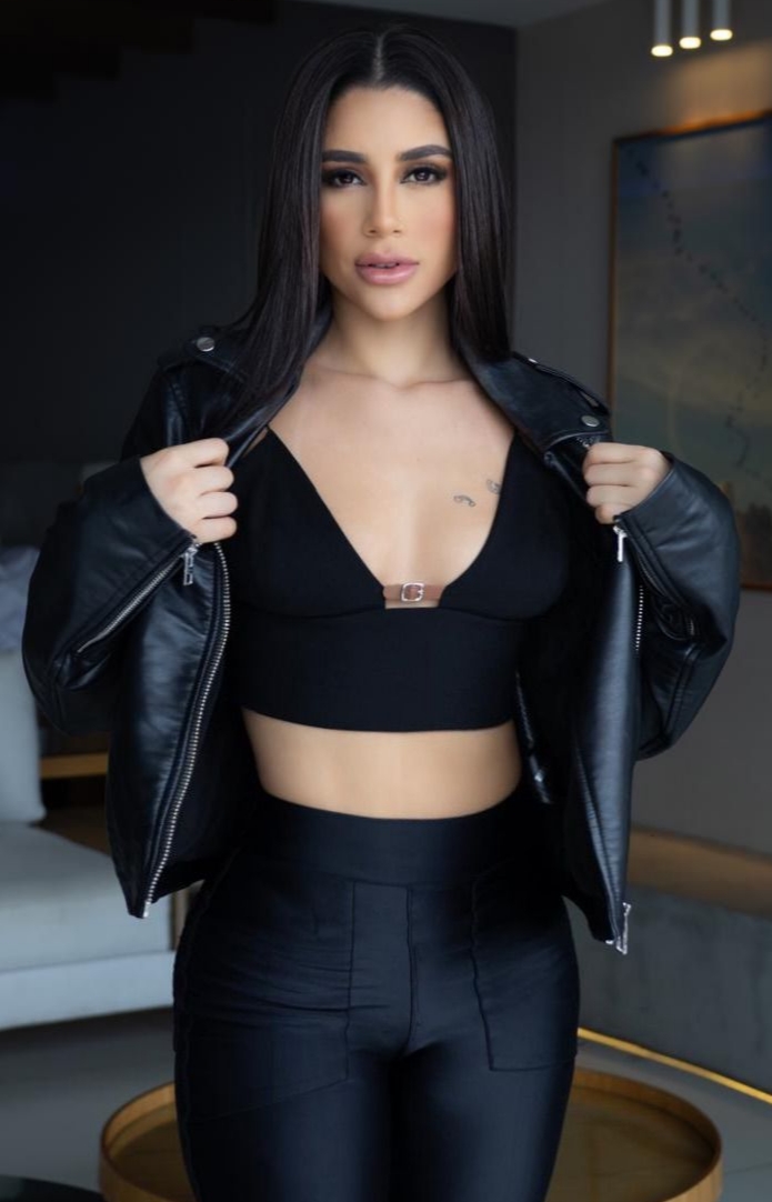 Soy fuente de todo placer y tu único deseo…