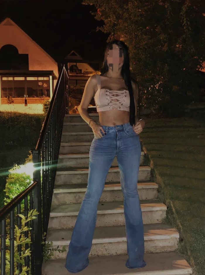 BELLA ATRACTIVA ARDIENTE FIESTERA