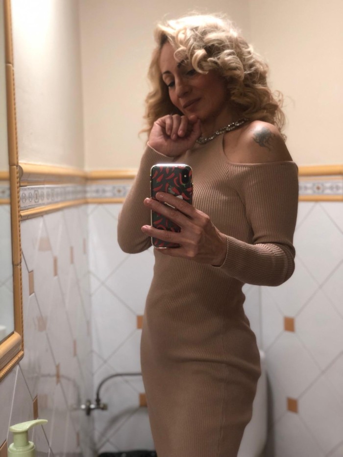 Clara escort simpática y elegante!