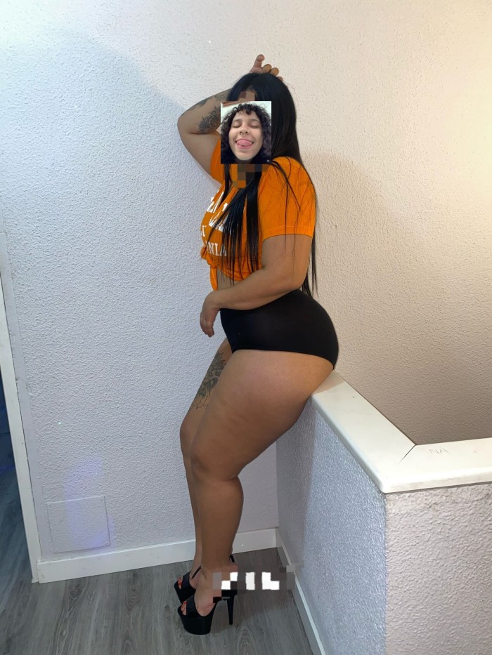 EROTICA Y SENSUAL UNIVERSITARIA PARA CHUPARTELA