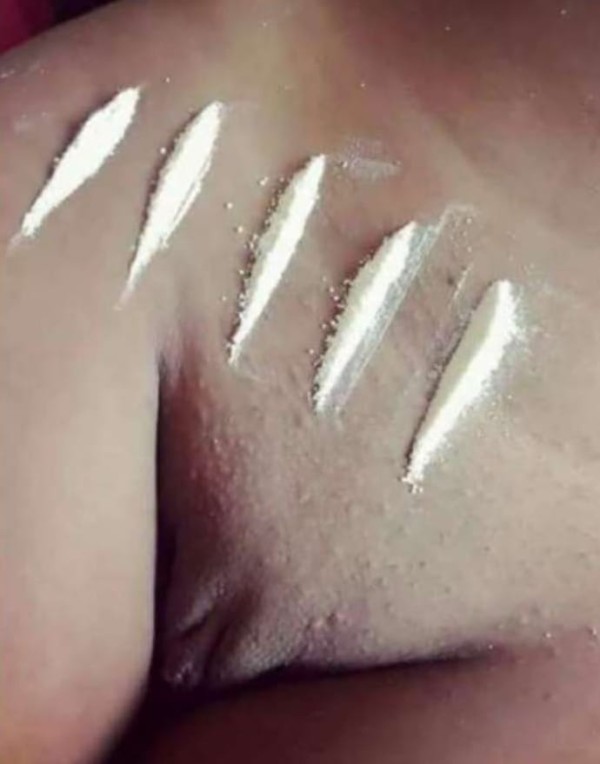 Tetona fiestera corrida en boca garganta profunda trato de novio besos