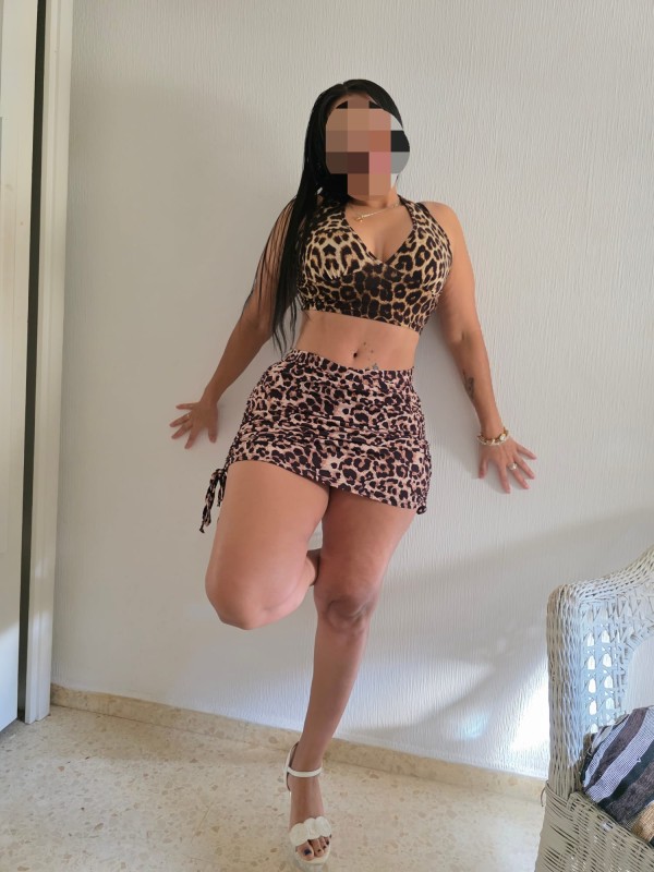 HOLA SOY DANIELA MORENAZA CON CURVAS UNA BOMBA EN JEREZ