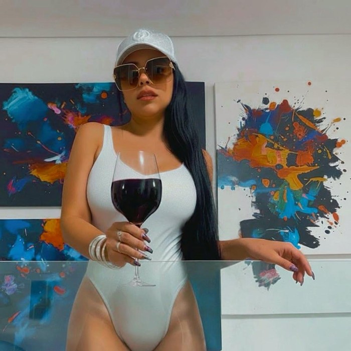 HERMOSA JOVENCITA COLOMBIANA 28 AÑOS SÚPERNOVEDAD