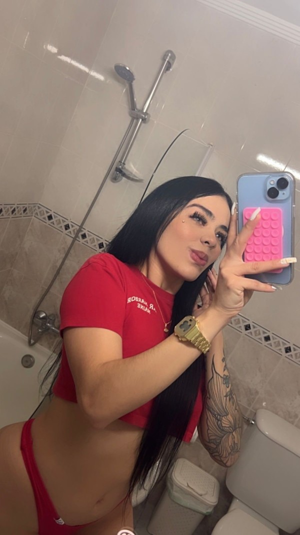 Samantha Tu flaca que saca todos tus demonios