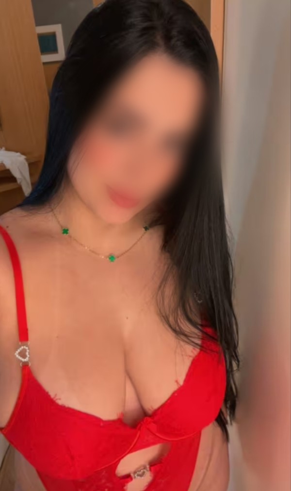 Sofía jovencita juguetona y multiorgasmica
