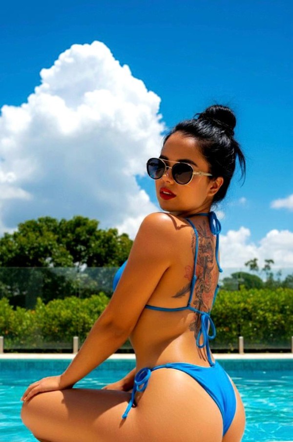 HERMOSA JOVENCITA COLOMBIANA 28 AÑOS SÚPERNOVEDAD