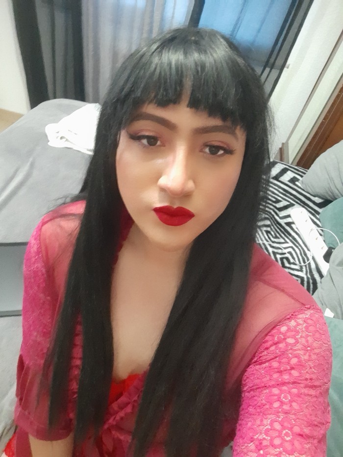 Llama ya transexual hermosa y implicada en LEON