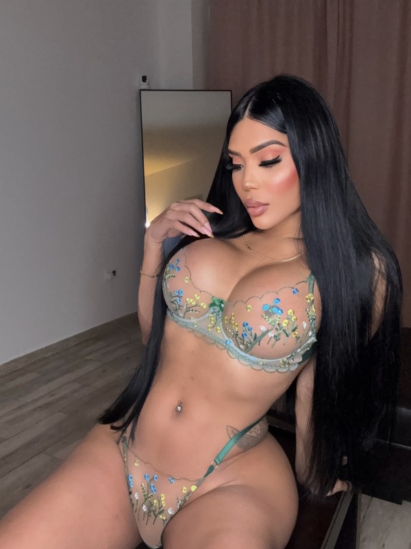 Trans sexy Diosa del Deseo y de la fiesta 24 cm reales