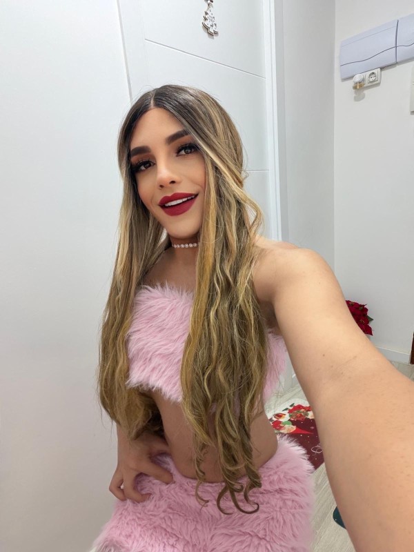 COLOMBIANA NIÑATA EXÓTICA FIESTERA CACHONDA