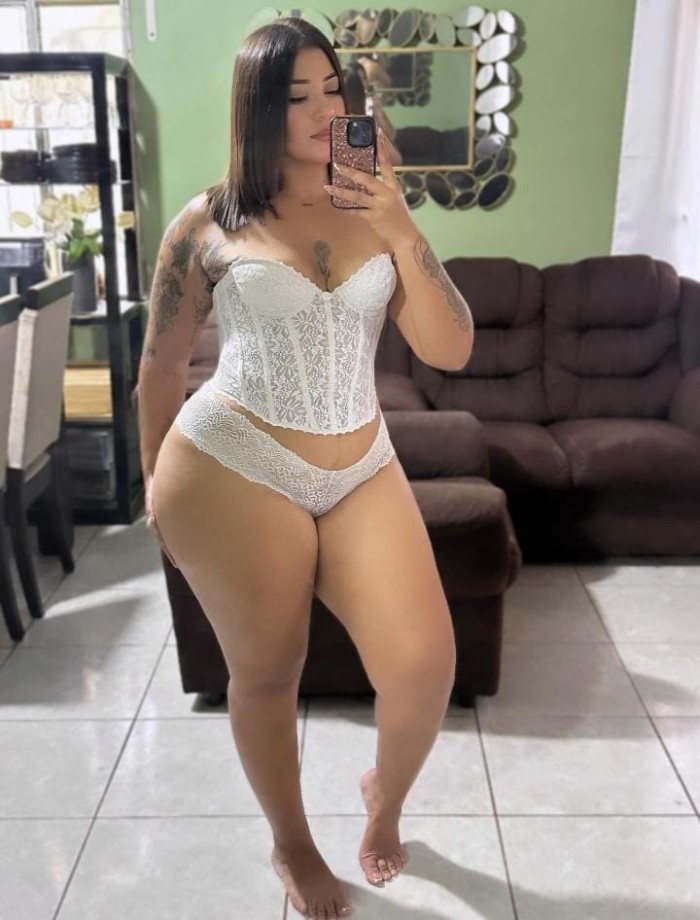 soy samanta una chica muy hermosa y cariñosa