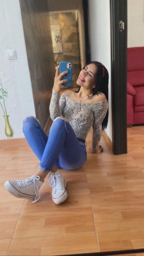 HERMOSA COLOMBIANA EN TU ZONA