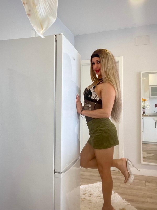 DULCE MIEL EXÓTICA FIESTERA TRANS DE LUJO PISO PRIVADO Y DISCRETO FEMENINA