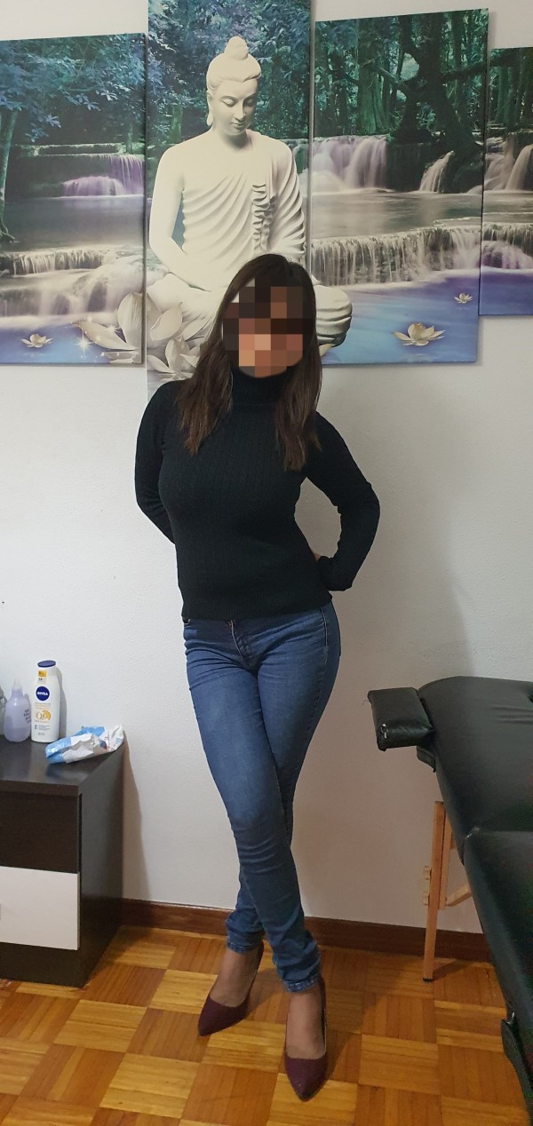 Karol madura fogosa y complaciente