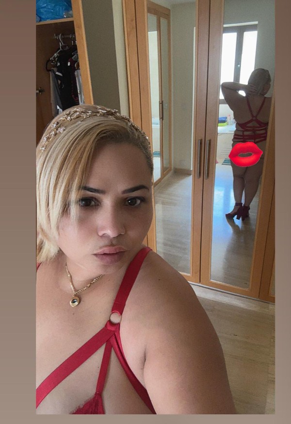 EXÓTICA CHICA CURVI