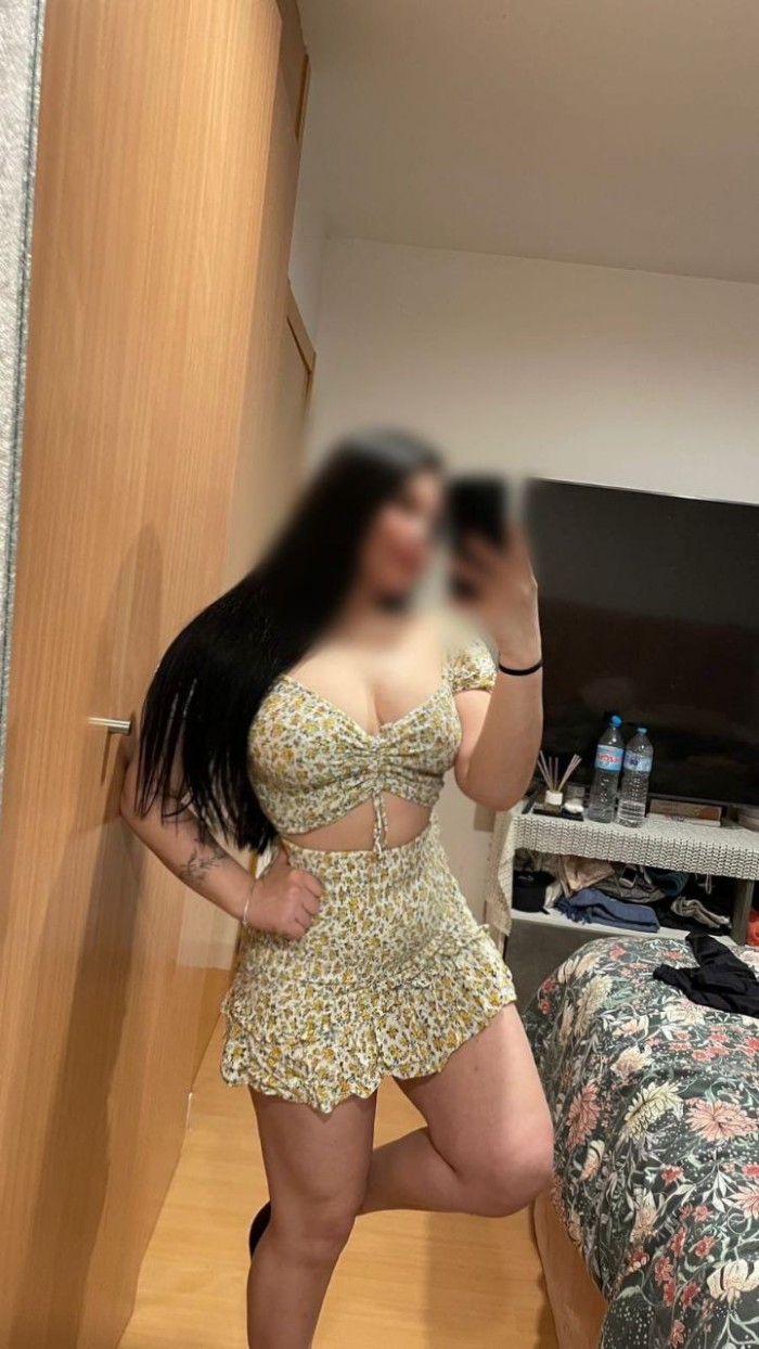 EXTROVERTIDA JUGUETONA FIESTERA DELGADITA SEXY