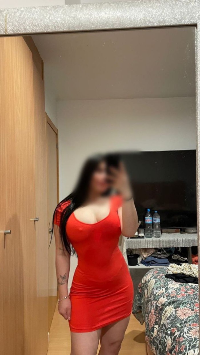 EXTROVERTIDA JUGUETONA FIESTERA DELGADITA SEXY