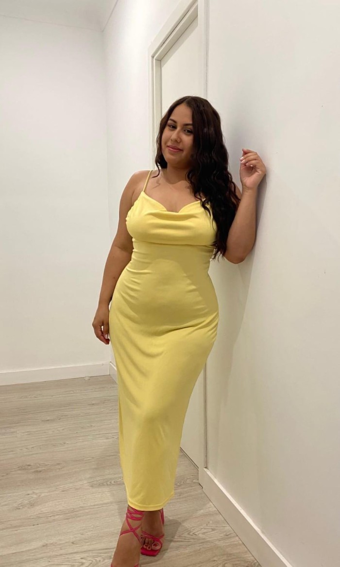 SARA LATINA FIESTERA FOLLADORA