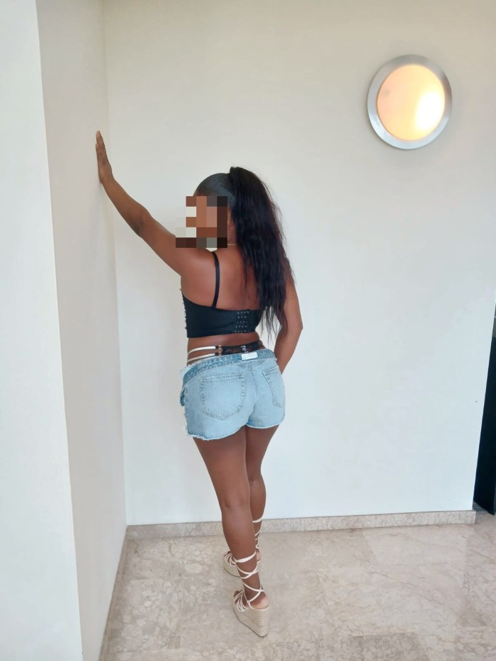 SOFIA MULATA LATINA CON GANAS DE UNA RICA POLLA!