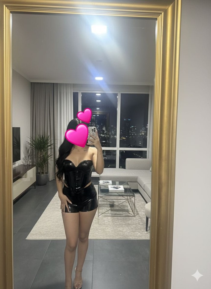 LORENA  UNIVERSITARIA ESPECTACULAR EN SEVILLA