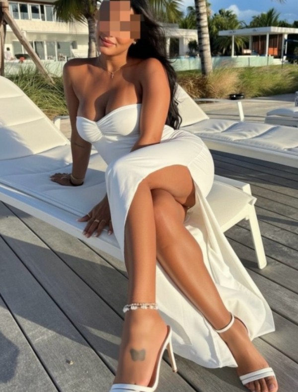 Masaje tailandés eróticos Thamiris recién llegada en Irún.particular