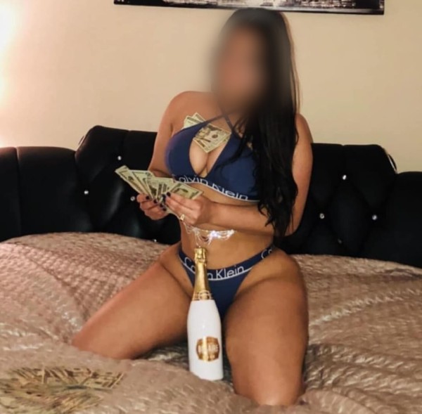 NUEVA CHICA CON UN CUERPAZO QUE ARDE EN LLAMAS GRANADA