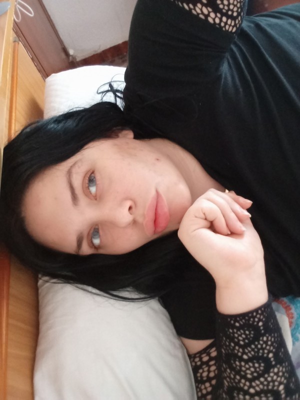 Carlot vinepor española de 21 años en Granada. Fotos reales.