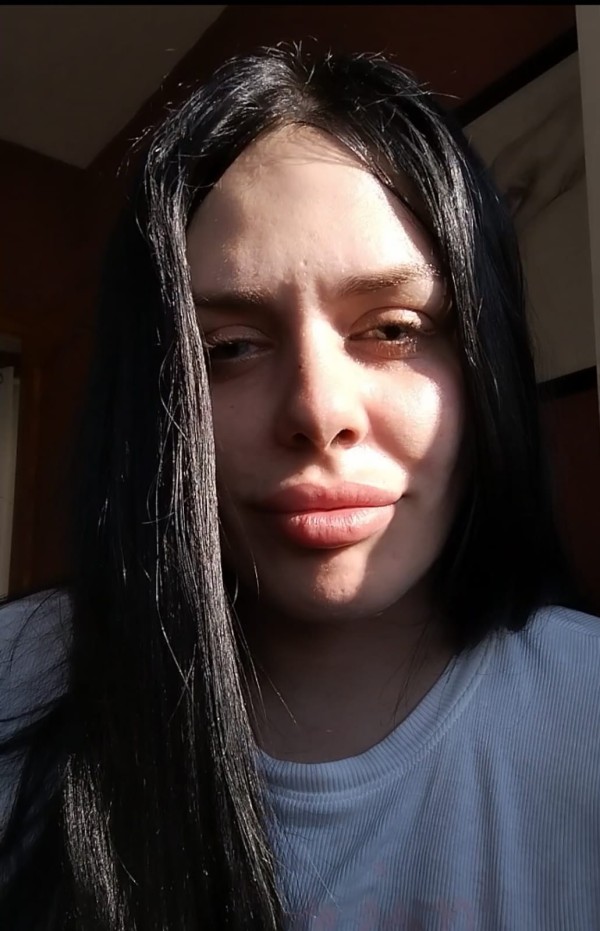 Carlot vinepor española de 21 años en Granada. Fotos reales.