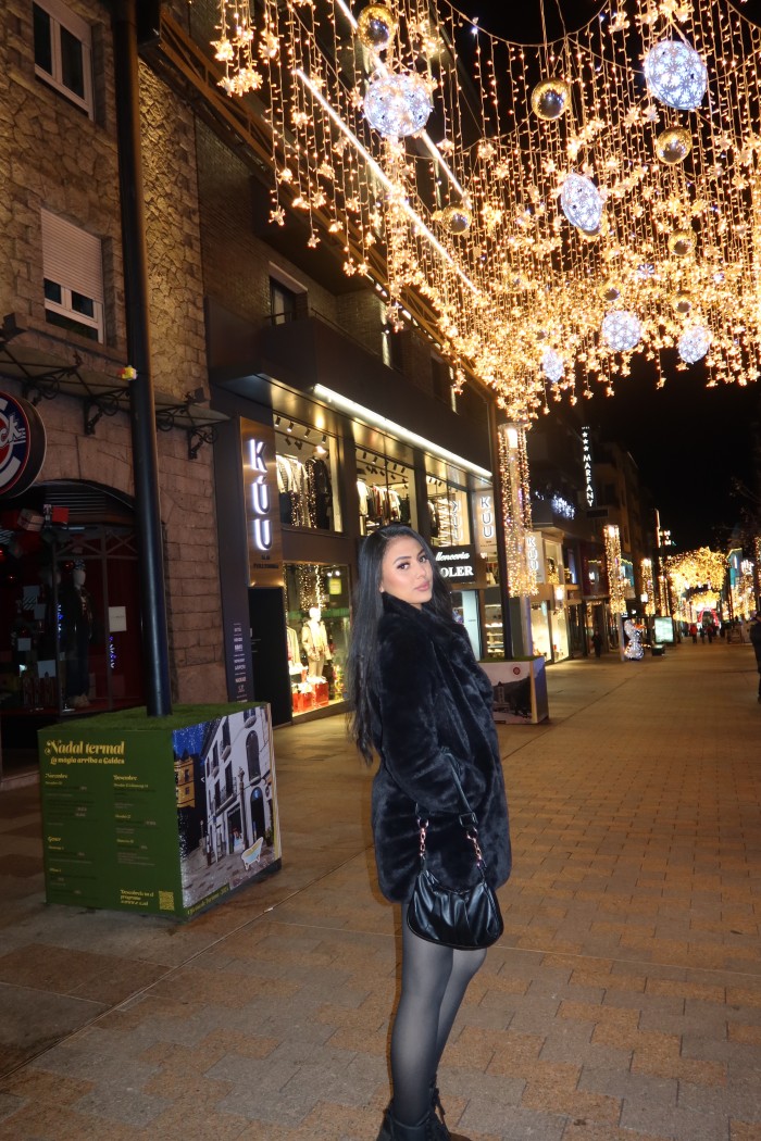 Morena fiestera NOVEDAD TRATO DE NOVIOS SERVICIO GARANTIZADO