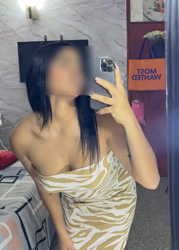 SCARLET · 20 · VENEZOLANA — joven, intensa y muy femenina