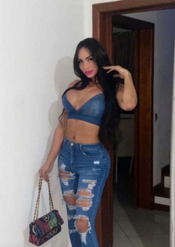 Espectacular Latina TRANS fogosa y lujuria dotación XXL total ven