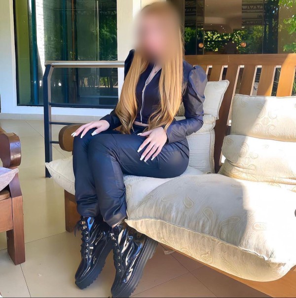 NOVEDAD ESPAÑOLA CALIENTE CON GANAS DE UNA BUENA FOLLADA.. MILLADOIRO