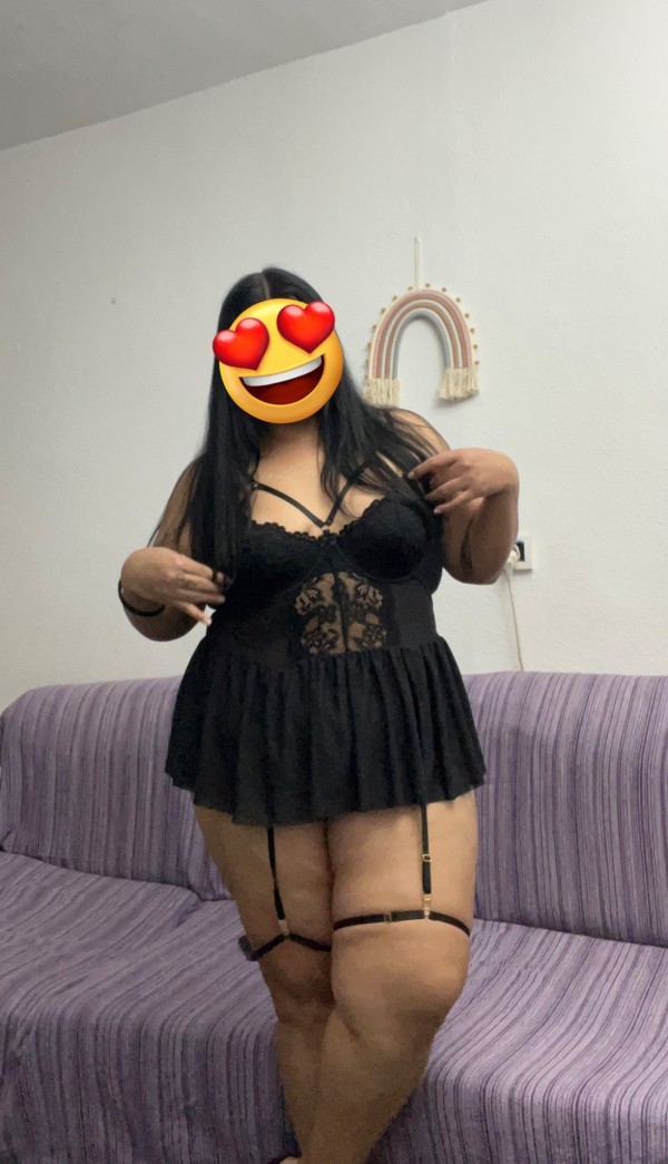 Anita golosita GLORY HOLE CASERO unos días por Vigo