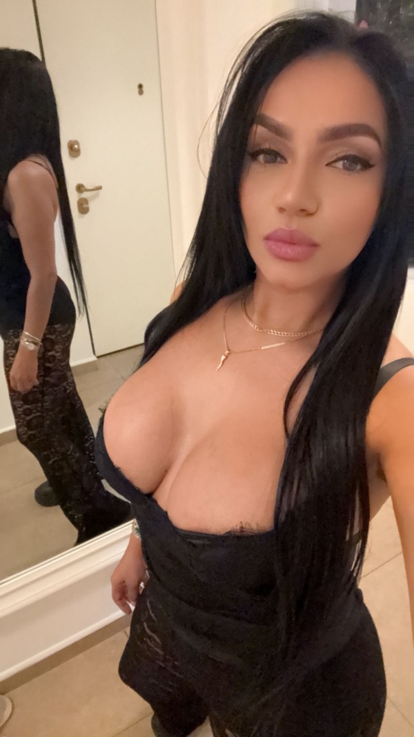 Hermosa y jugosa latina nueva Zaragoza