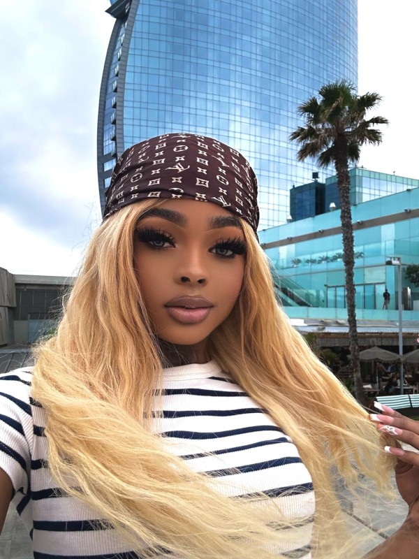 TE COMO LA POLLA A PELO… DERRÁMAME TU LECHE