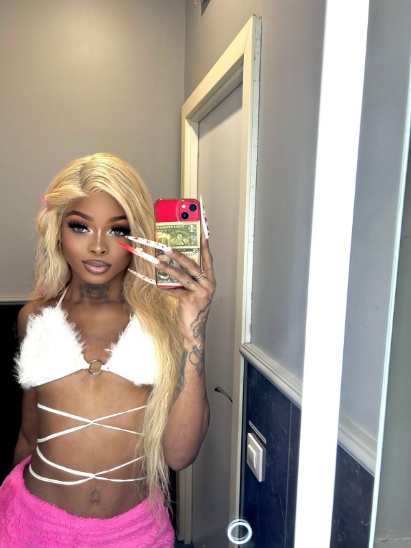 TE COMO LA POLLA A PELO… DERRÁMAME TU LECHE