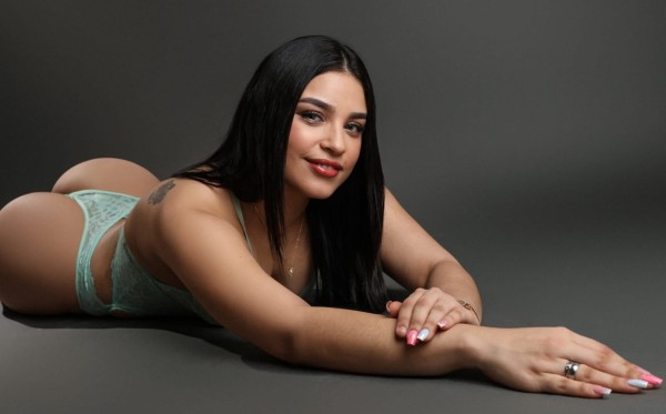 NENA RICA RECIEN LLEGADA, IMPLICADA CARIÑOSA Y FOGOSA Y LO MEJOR FOTOS REAL