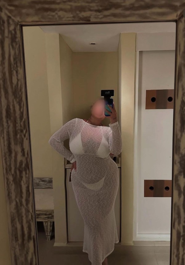 LINDA JOVEN CON CURVAS ARDIENTES, ESPERANDO POR TI!!