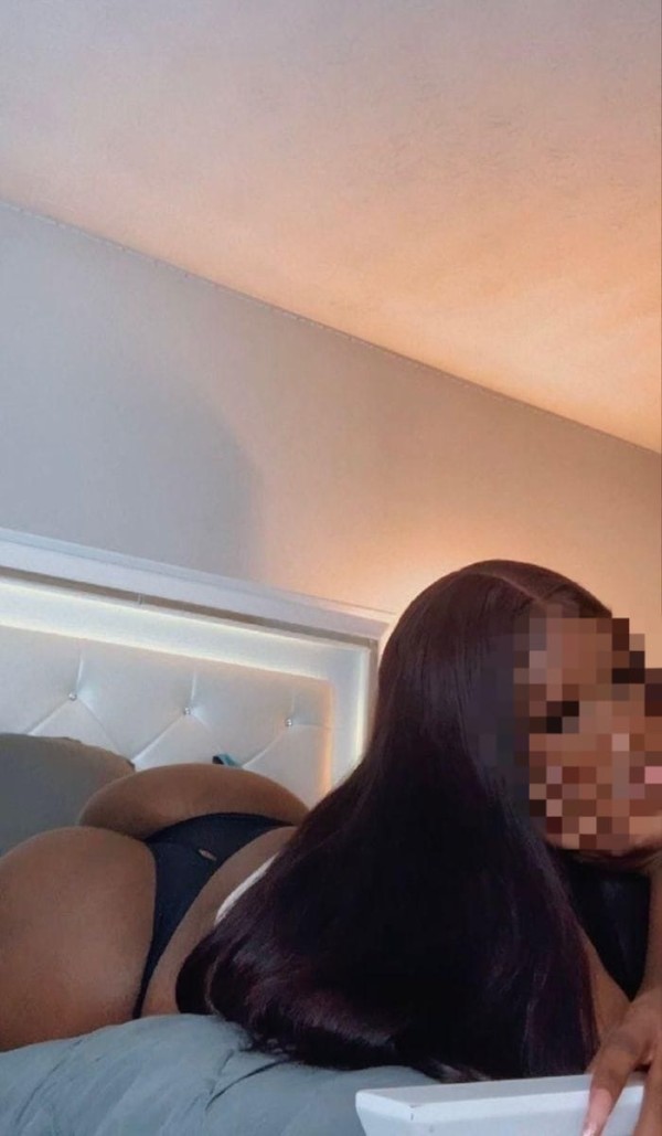 LATINA ENCANTADORA EN LLEIDA