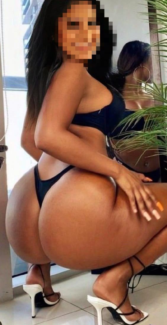 LATINA ENCANTADORA EN LLEIDA