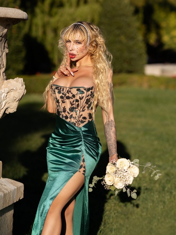 Tu colombiana rubia bella y hermosa