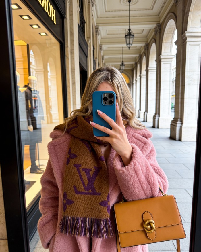 Exótica trans rubia Barbie delgada española blanca