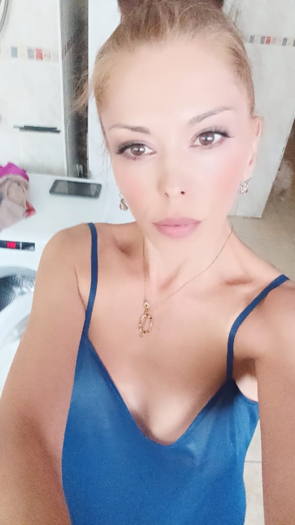 IRIS   caliente ven a visistarme 100% FOTOS SIN ENGAÑOS