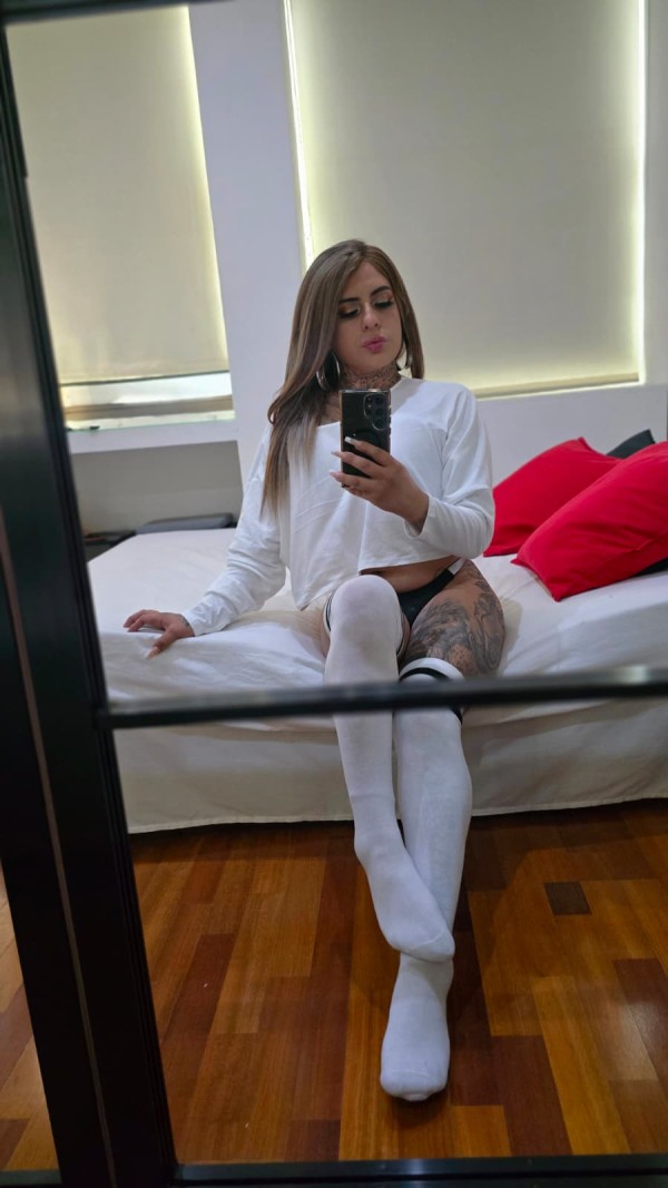 JOVENCITA RUBIA EXPLOSIVA TRANS COLOMBIANA NOVEDAD