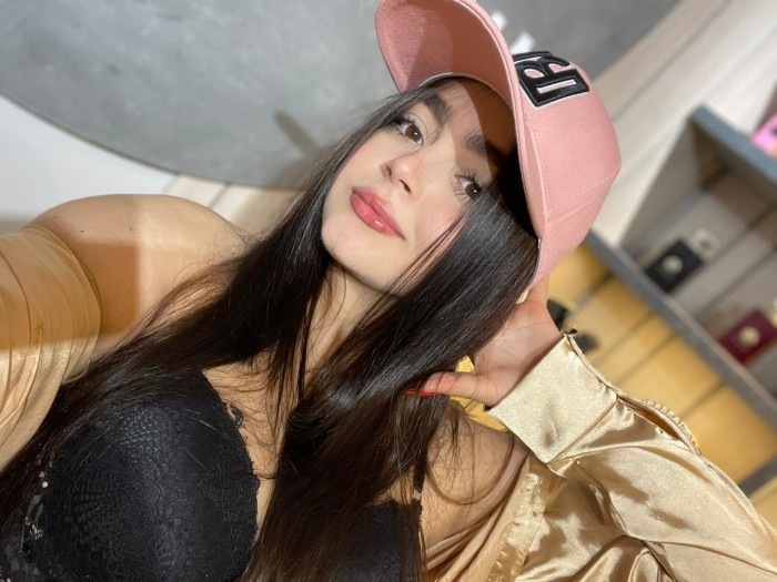 Colombiana muy cachonda e implicada