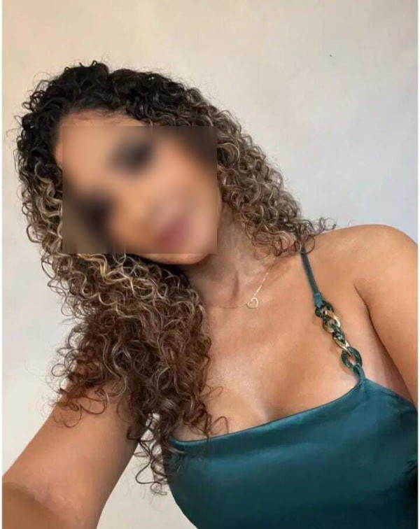 SEXY MADURITA URUGUAYA EN ALCOY QUIERE CARIÑO
