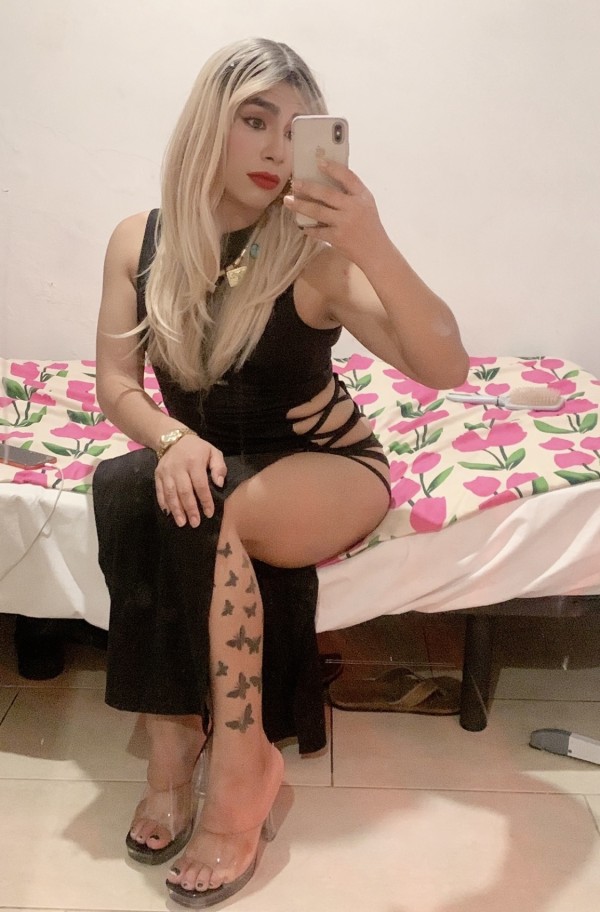 NOVEDAD…RUBIA TRANS NIÑATA FIESTERA Y ME CORRO EN TU BOCA AMOR